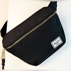 Herschel Supply Co. Fifteen Black Fanny Pack NWOT